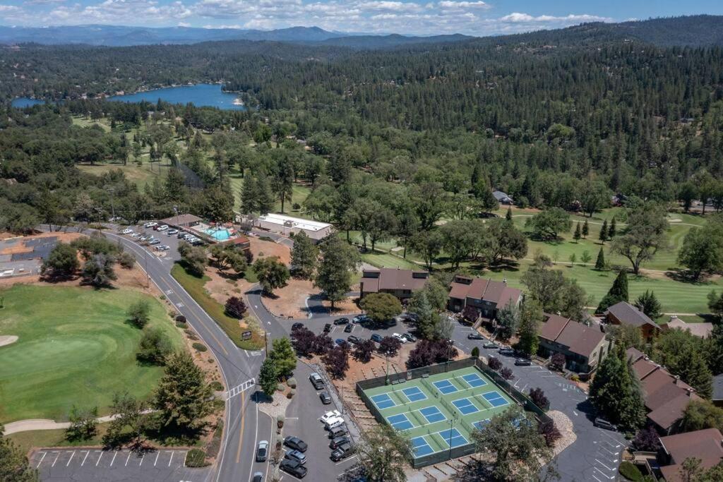 Lakeside Retreat: Pine Mountain Luxury Near Yosemite Groveland Exterior photo