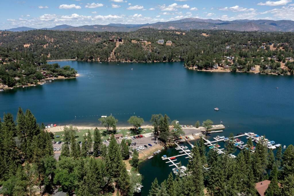 Lakeside Retreat: Pine Mountain Luxury Near Yosemite Groveland Exterior photo