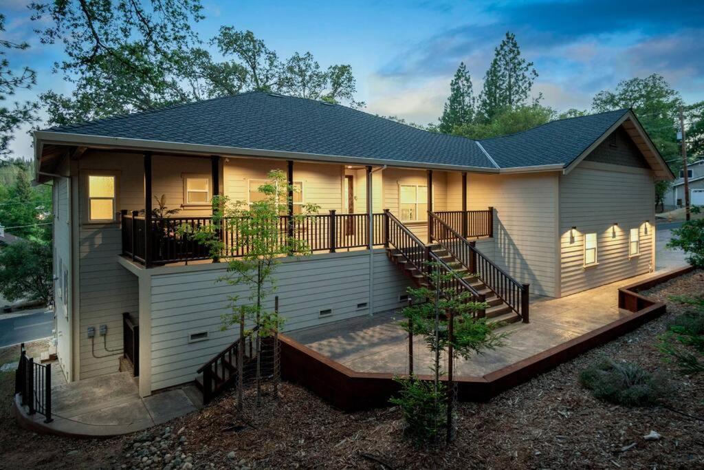 Lakeside Retreat: Pine Mountain Luxury Near Yosemite Groveland Exterior photo