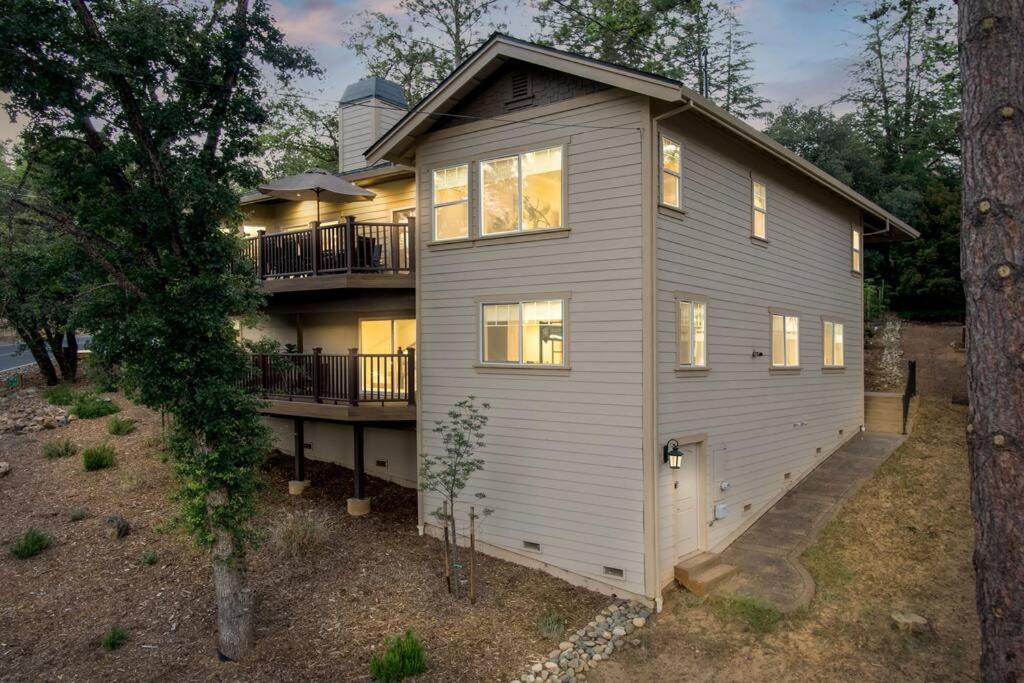 Lakeside Retreat: Pine Mountain Luxury Near Yosemite Groveland Exterior photo
