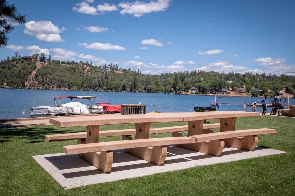 Lakeside Retreat: Pine Mountain Luxury Near Yosemite Groveland Exterior photo