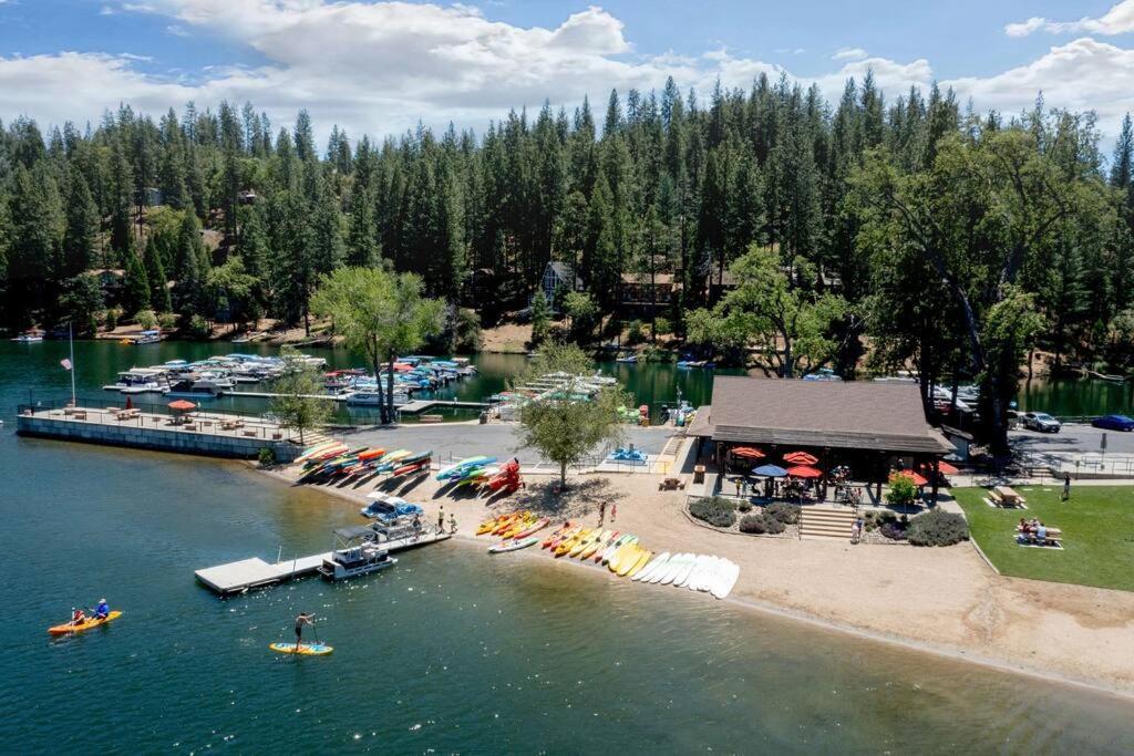 Lakeside Retreat: Pine Mountain Luxury Near Yosemite Groveland Exterior photo