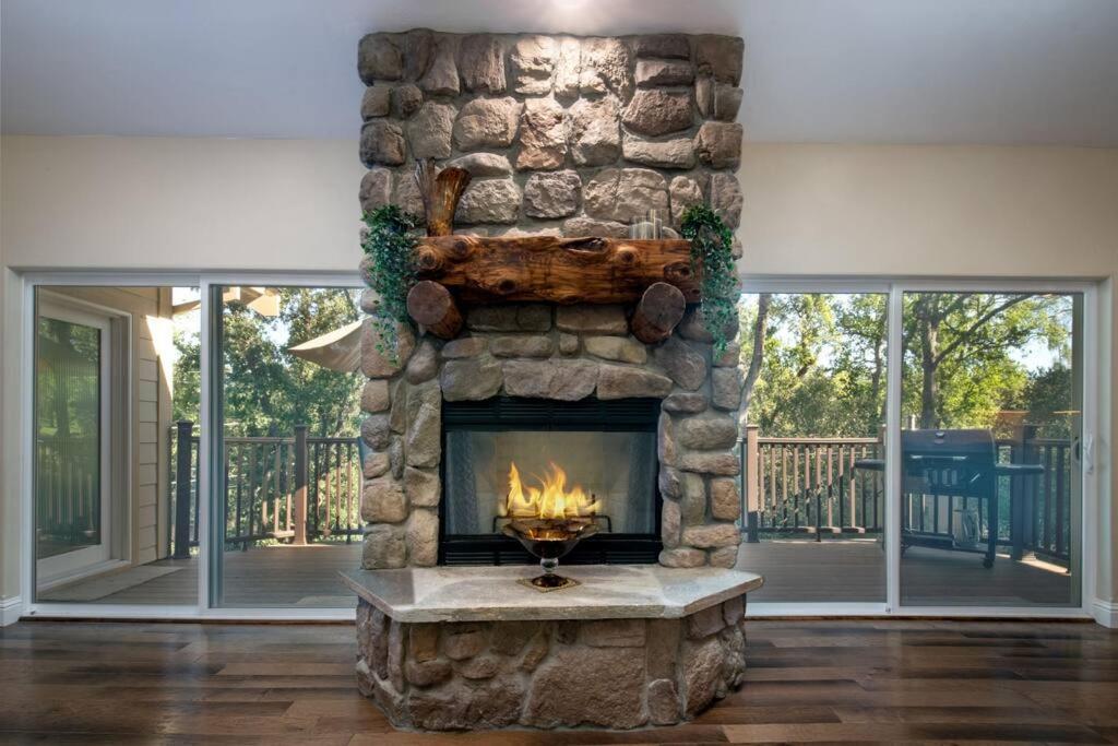 Lakeside Retreat: Pine Mountain Luxury Near Yosemite Groveland Exterior photo