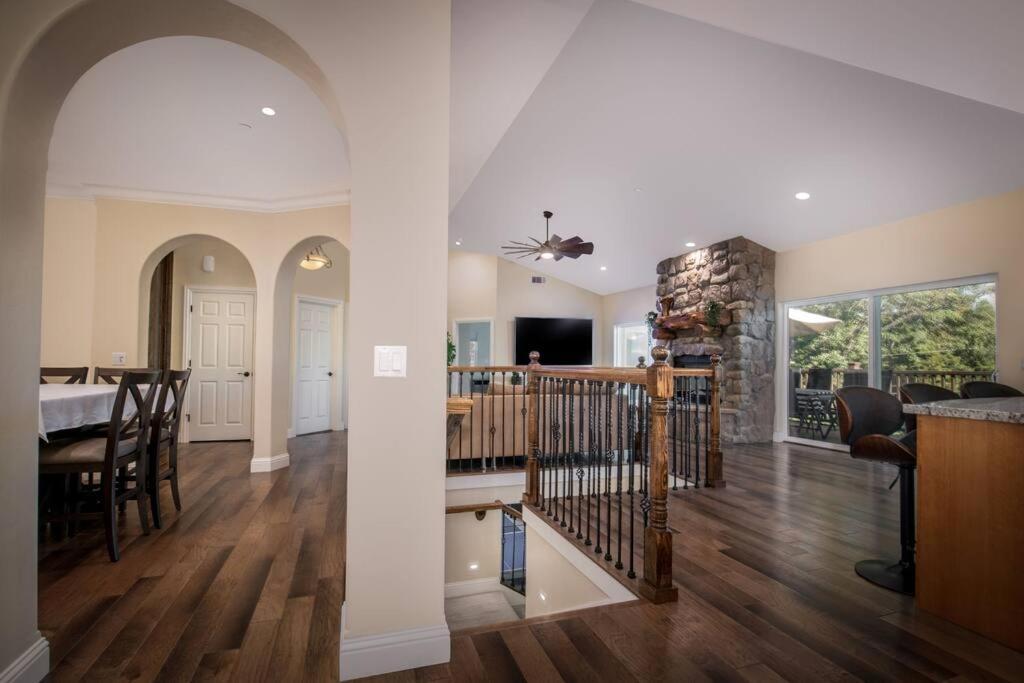 Lakeside Retreat: Pine Mountain Luxury Near Yosemite Groveland Exterior photo