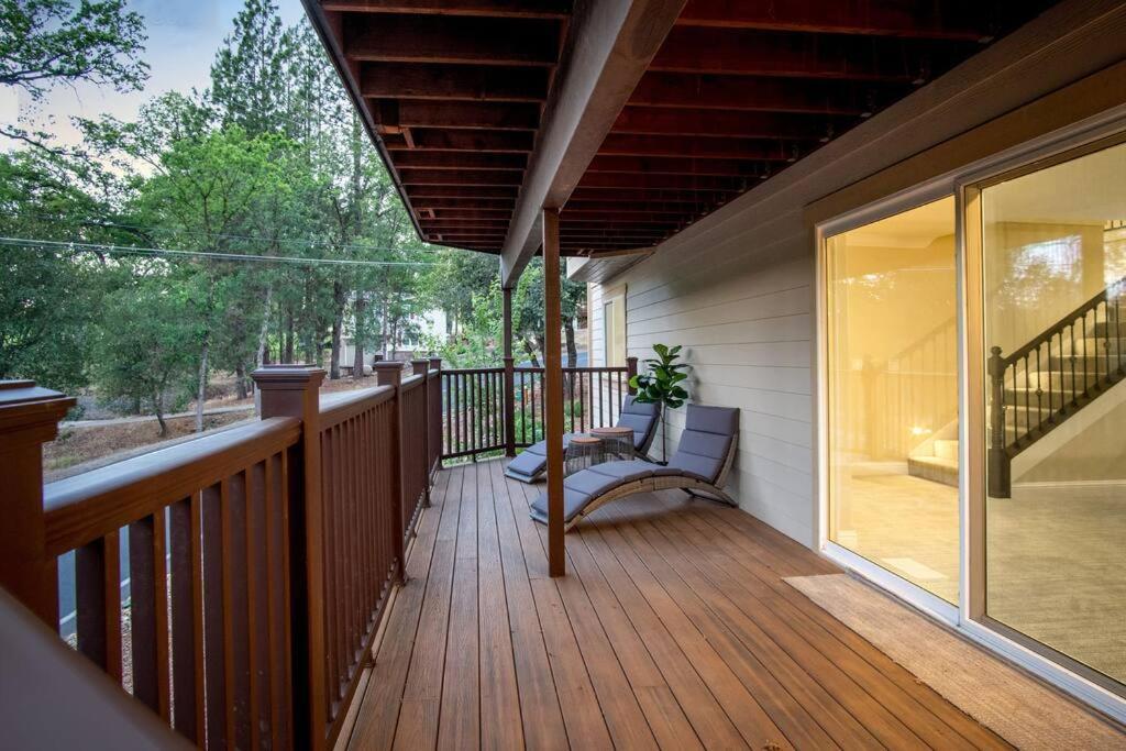 Lakeside Retreat: Pine Mountain Luxury Near Yosemite Groveland Exterior photo